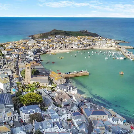 2 Trevail A * St Ives (Cornwall)